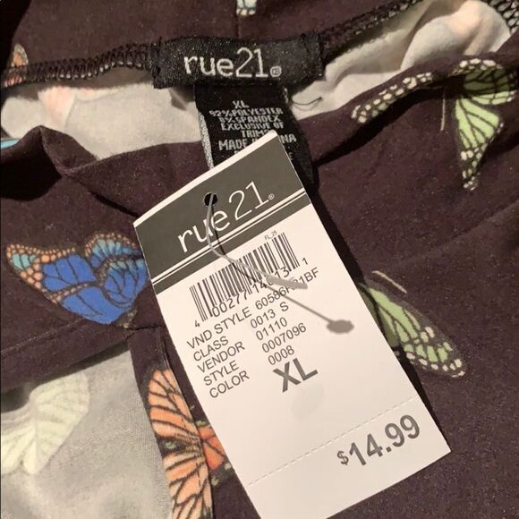 Rue21 stretch black keyhole butterfly print top. NWT. - Picture 5 of 5